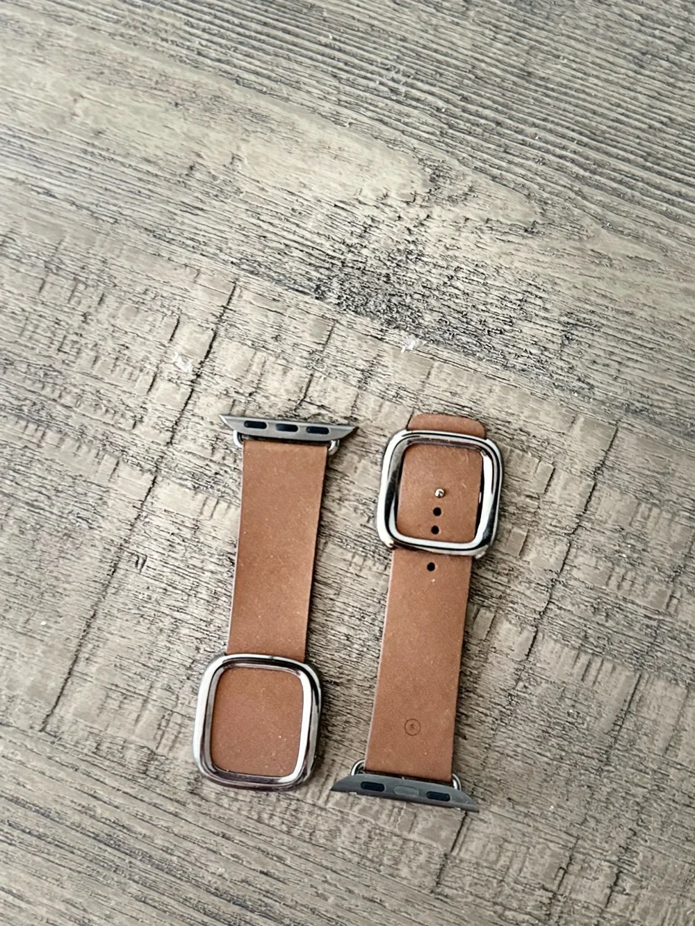 NWOT 42mm Caramel Modern Buckle - Small